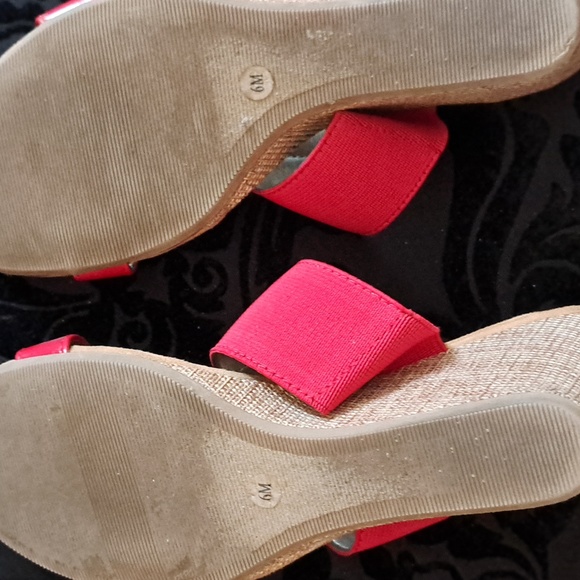 Sz 6 fits 6.5" 'Style & Co Red patent wedge heel 2.5" open toe sandals - Picture 5 of 8